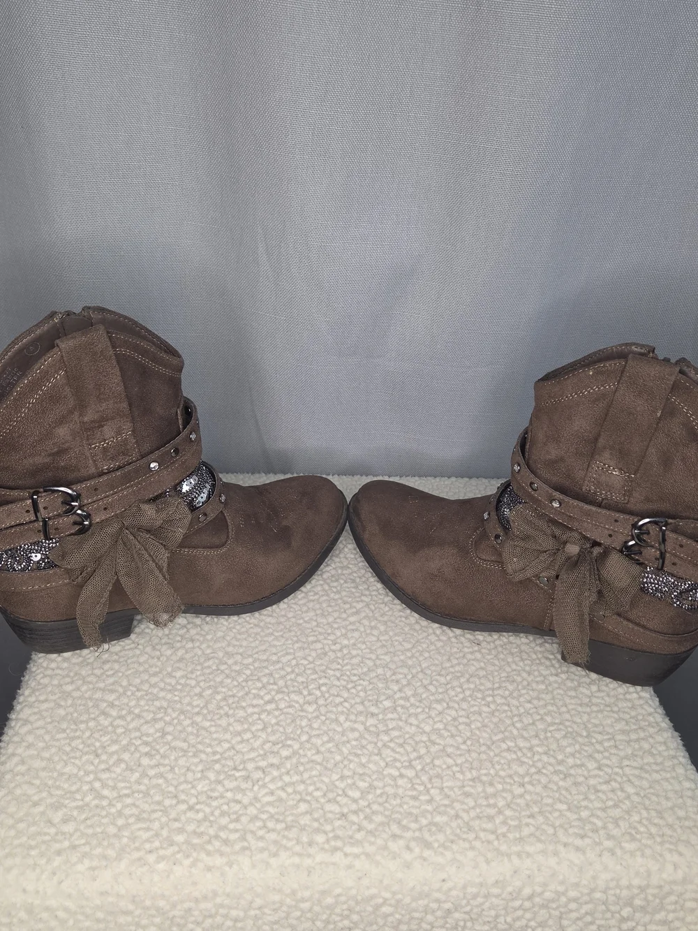 Kids Brown Suede Embellished Ankle Boots By Not Rated Size 4